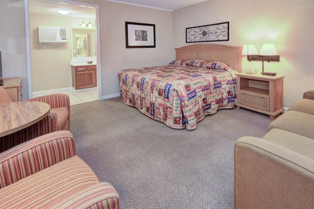 Mountain Aire Inn — gallery preview 3